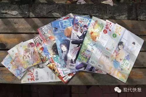 小学六年级女生精神萎靡，成绩一落千丈，妈妈竟然从她书包里翻出这个……