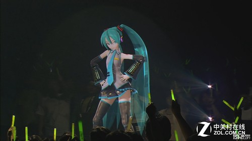 初音是第一采用全息技术的虚拟偶像